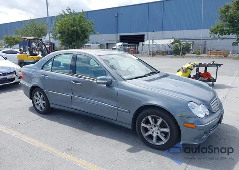 2007 Mercedes-Benz C 280 Luxury 4Matic из США, поврежденный, VIN WDBRF92H07F866462